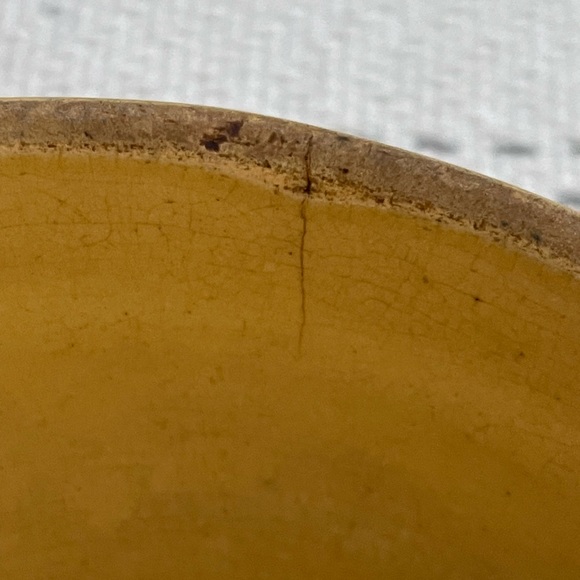 McCoy yellow ware bowl in good condition, beautiful piece ! - Picture 7 of 9